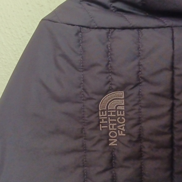 The North Face Mossbud Insulated Reversible Puffer Jacket Size M Packable Plum - Picture 8 of 14